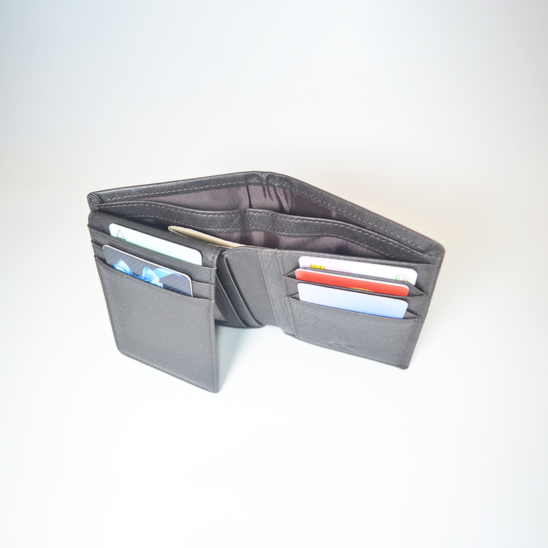 棕色多卡位皮革钱包翻折超薄设计钱包带 ID 窗口礼盒装